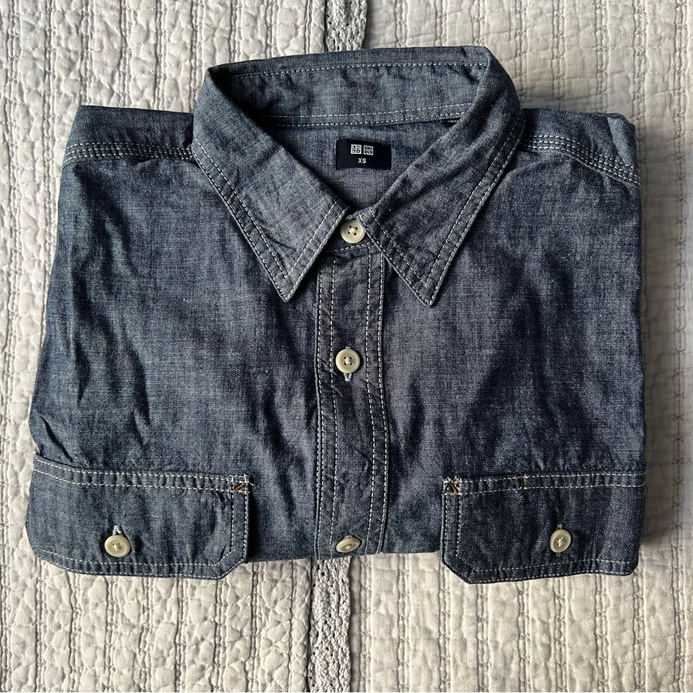 Uniqlo button up shirt
